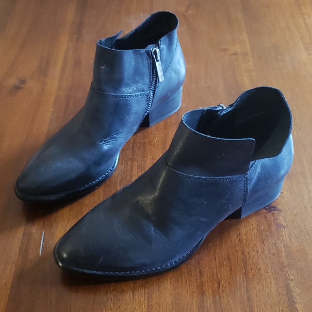 Gianni Bini Black Leather 1 inch heel Boots